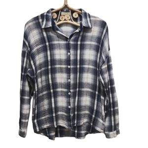 ⭐️Love notes blue and cream plaid shirt size L